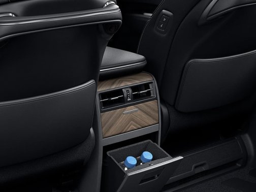 https://i.i-sgcm.com/new_cars/cars/21774/21774_g8