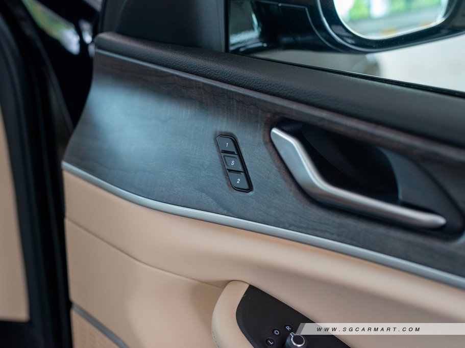 https://i.i-sgcm.com/new_cars/cars/21781/21781_g26