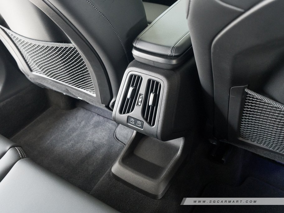 https://i.i-sgcm.com/new_cars/cars/21799/21799_g30