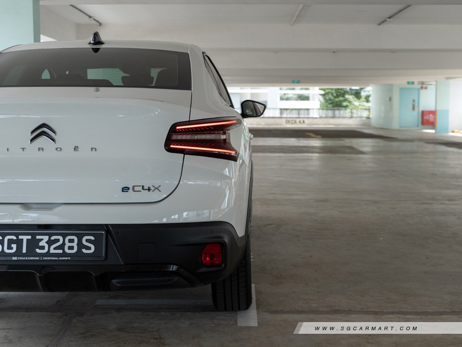 https://i.i-sgcm.com/new_cars/cars/21804/21804_g16