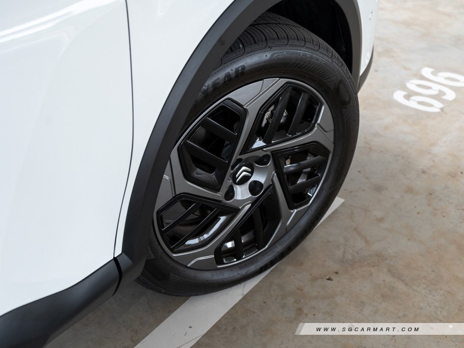 https://i.i-sgcm.com/new_cars/cars/21804/21804_g17