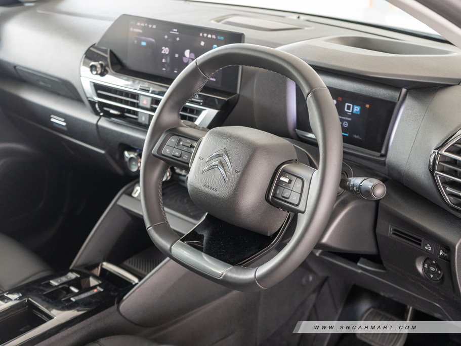 https://i.i-sgcm.com/new_cars/cars/21804/21804_g19