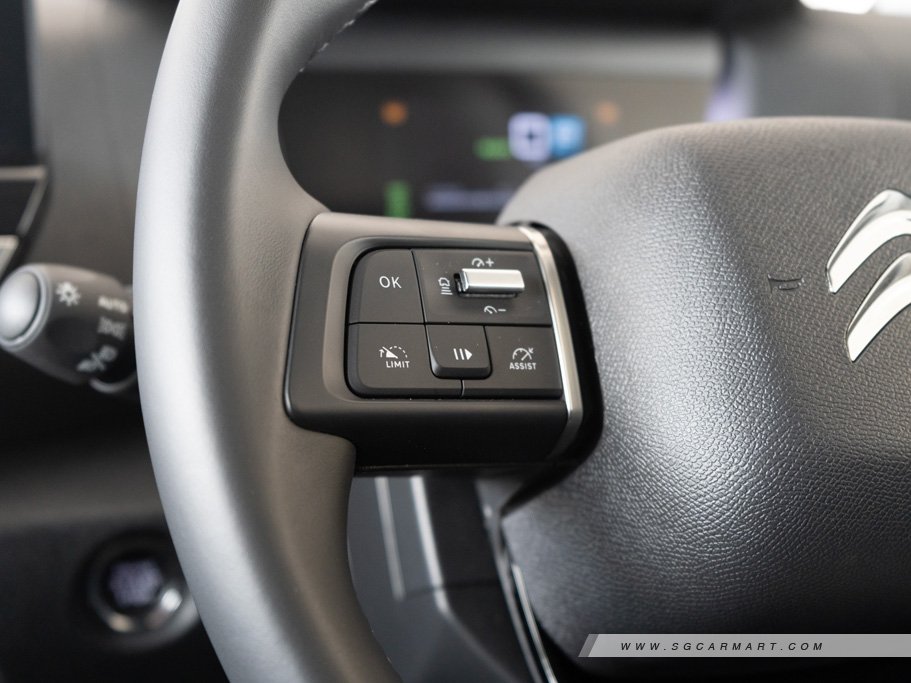https://i.i-sgcm.com/new_cars/cars/21804/21804_g22