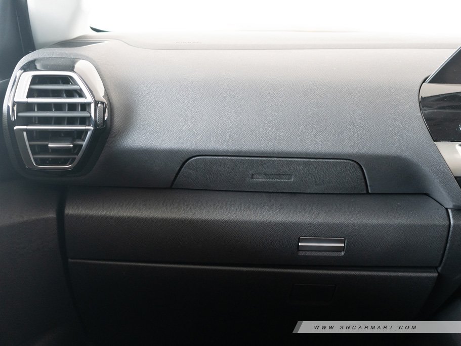 https://i.i-sgcm.com/new_cars/cars/21804/21804_g31