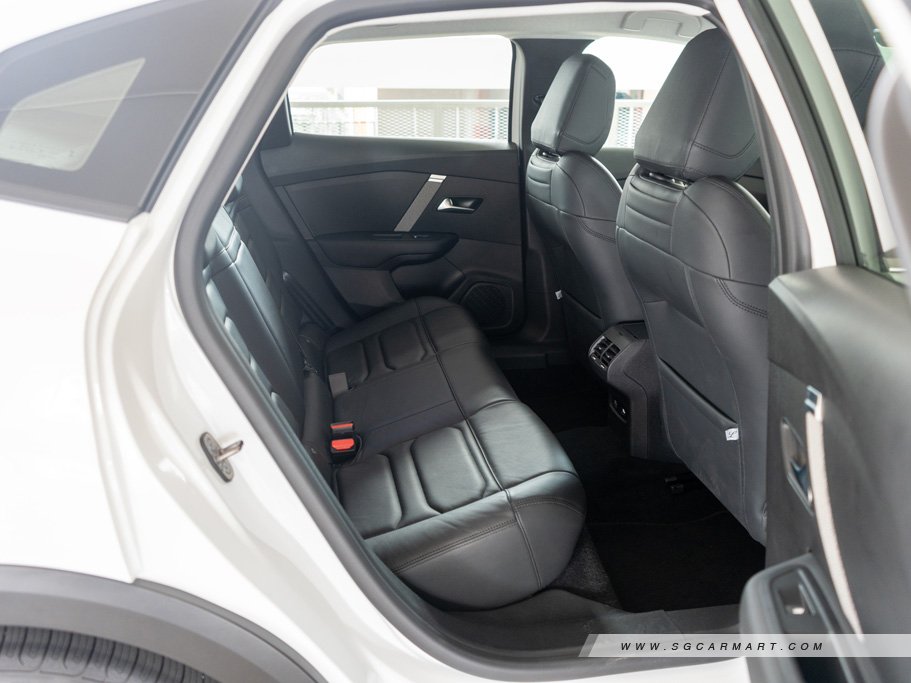 https://i.i-sgcm.com/new_cars/cars/21804/21804_g37