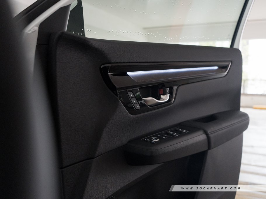 https://i.i-sgcm.com/new_cars/cars/21806/21806_g33