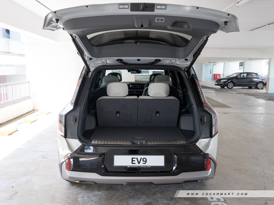 https://i.i-sgcm.com/new_cars/cars/21810/21810_g52
