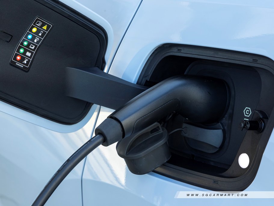 https://i.i-sgcm.com/new_cars/cars/21813/21813_g25
