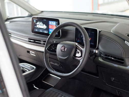 https://i.i-sgcm.com/new_cars/cars/21817/21817_g12