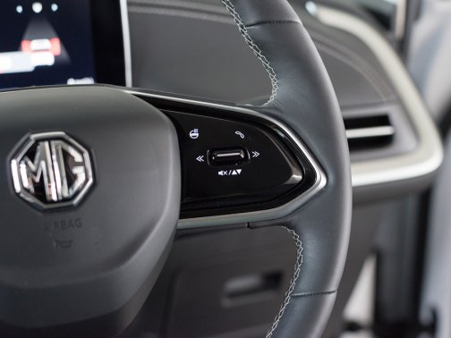 https://i.i-sgcm.com/new_cars/cars/21817/21817_g15