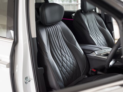 https://i.i-sgcm.com/new_cars/cars/21817/21817_g23