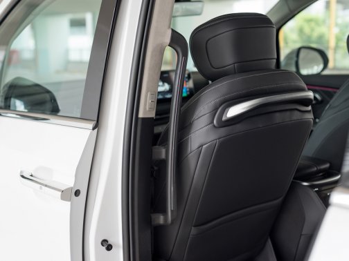 https://i.i-sgcm.com/new_cars/cars/21817/21817_g30