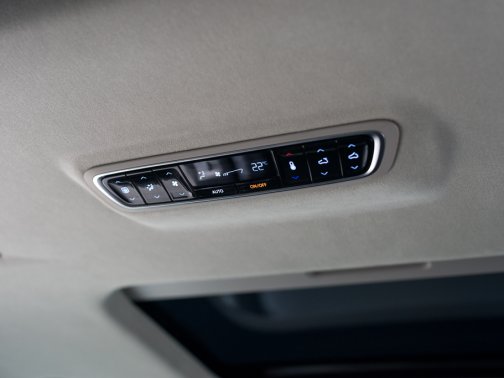 https://i.i-sgcm.com/new_cars/cars/21817/21817_g31