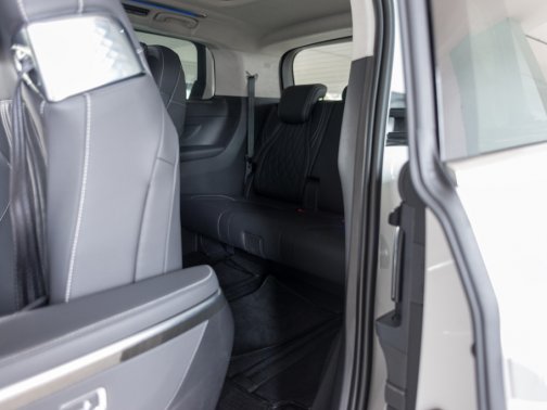 https://i.i-sgcm.com/new_cars/cars/21817/21817_g33