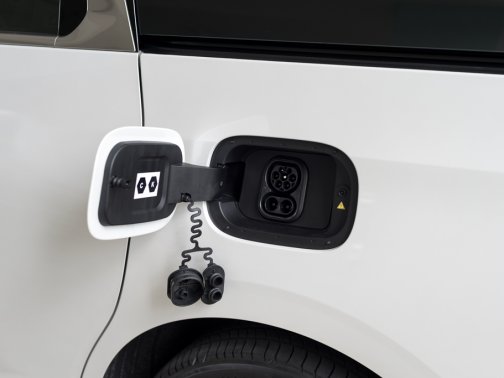 https://i.i-sgcm.com/new_cars/cars/21817/21817_g40