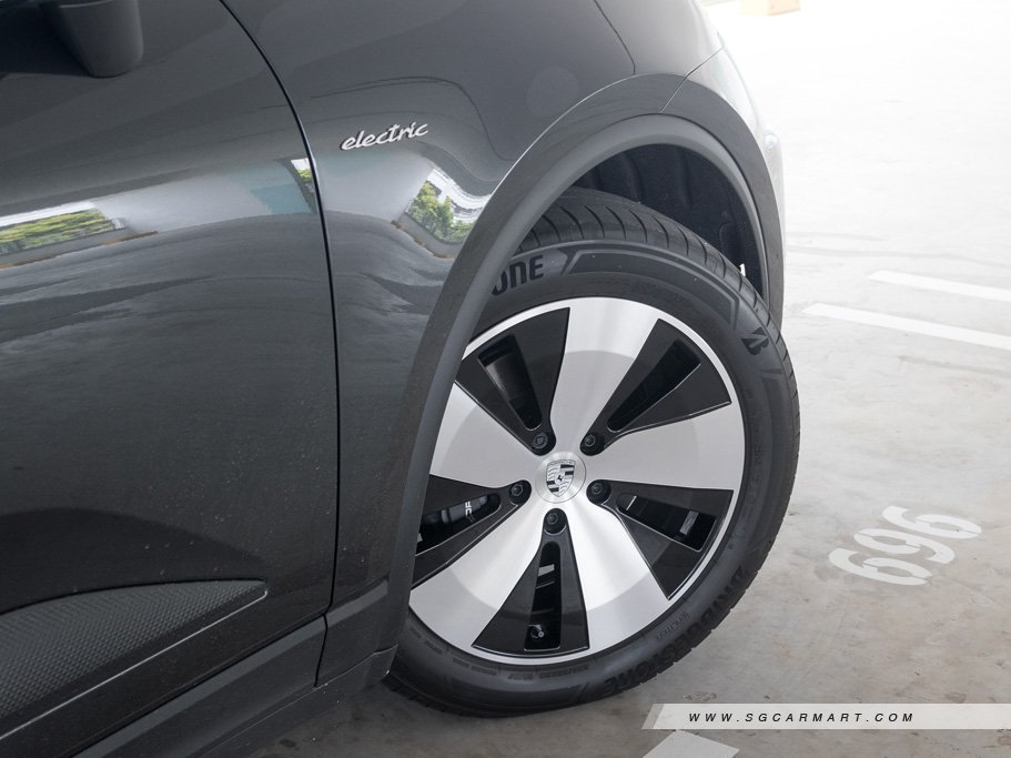 https://i.i-sgcm.com/new_cars/cars/21829/21829_g30