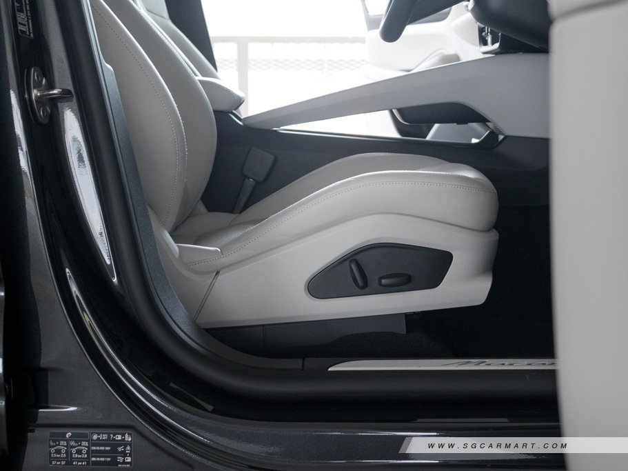 https://i.i-sgcm.com/new_cars/cars/21829/21829_g41