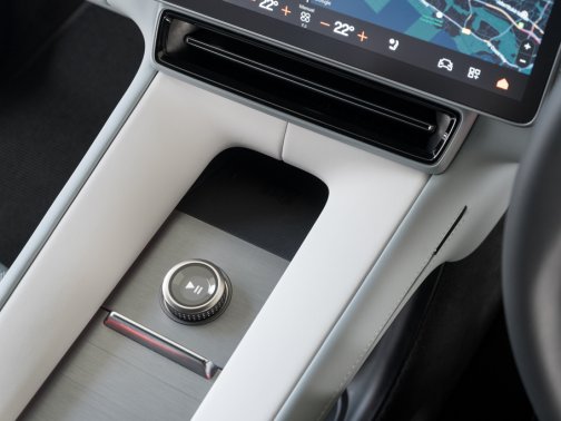 https://i.i-sgcm.com/new_cars/cars/21830/21830_g33