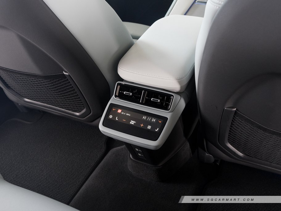 https://i.i-sgcm.com/new_cars/cars/21830/21830_g38