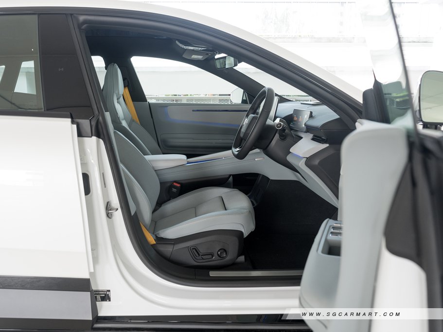 https://i.i-sgcm.com/new_cars/cars/21830/21830_g40