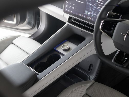 https://i.i-sgcm.com/new_cars/cars/21830/21830_g58