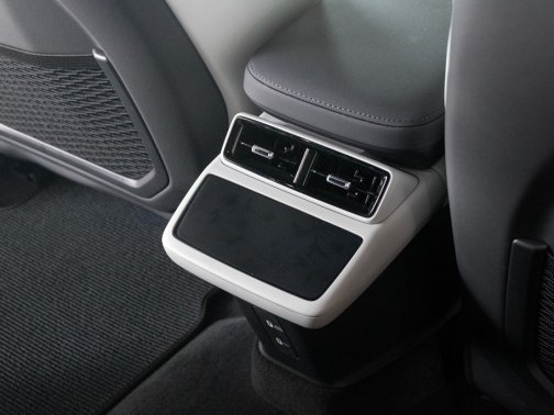 https://i.i-sgcm.com/new_cars/cars/21830/21830_g64