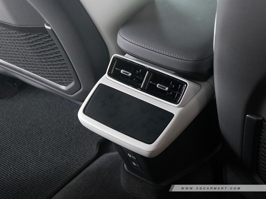 https://i.i-sgcm.com/new_cars/cars/21830/21830_g64