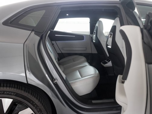 https://i.i-sgcm.com/new_cars/cars/21830/21830_g68