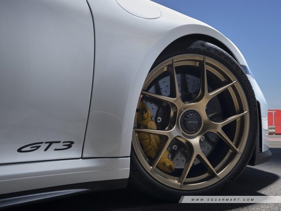 https://i.i-sgcm.com/new_cars/cars/21831/21831_g40