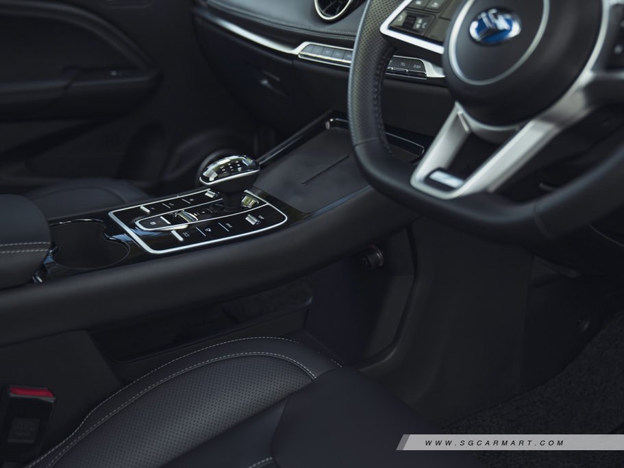 https://i.i-sgcm.com/new_cars/cars/21834/21834_g14