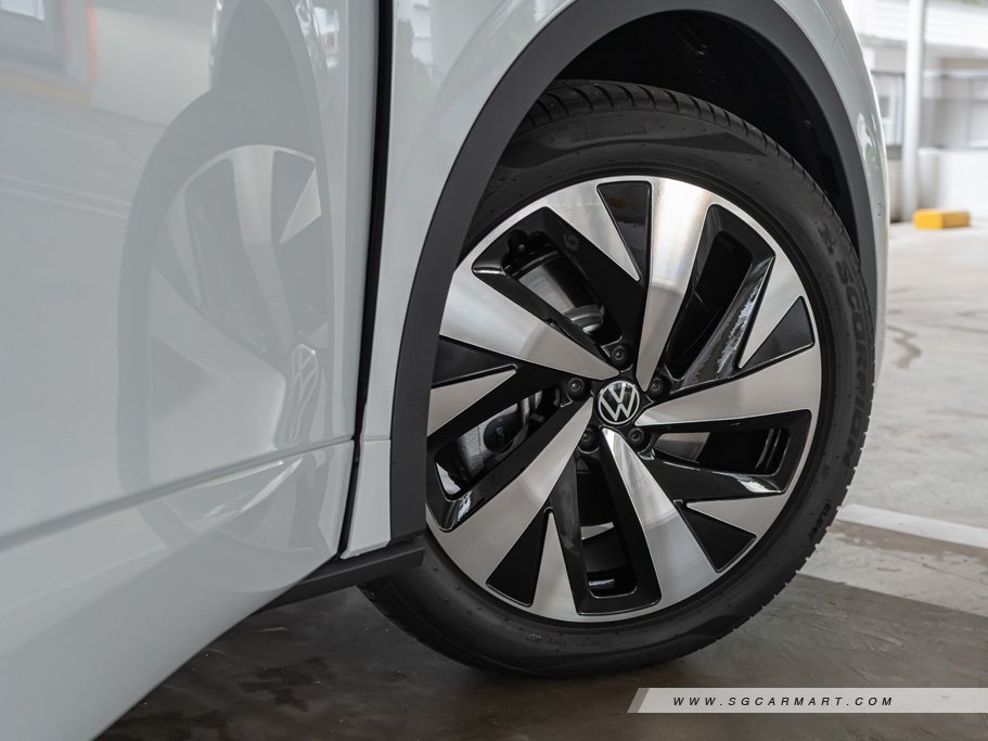 https://i.i-sgcm.com/new_cars/cars/21841/21841_g24