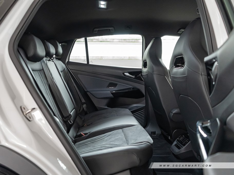 https://i.i-sgcm.com/new_cars/cars/21841/21841_g38