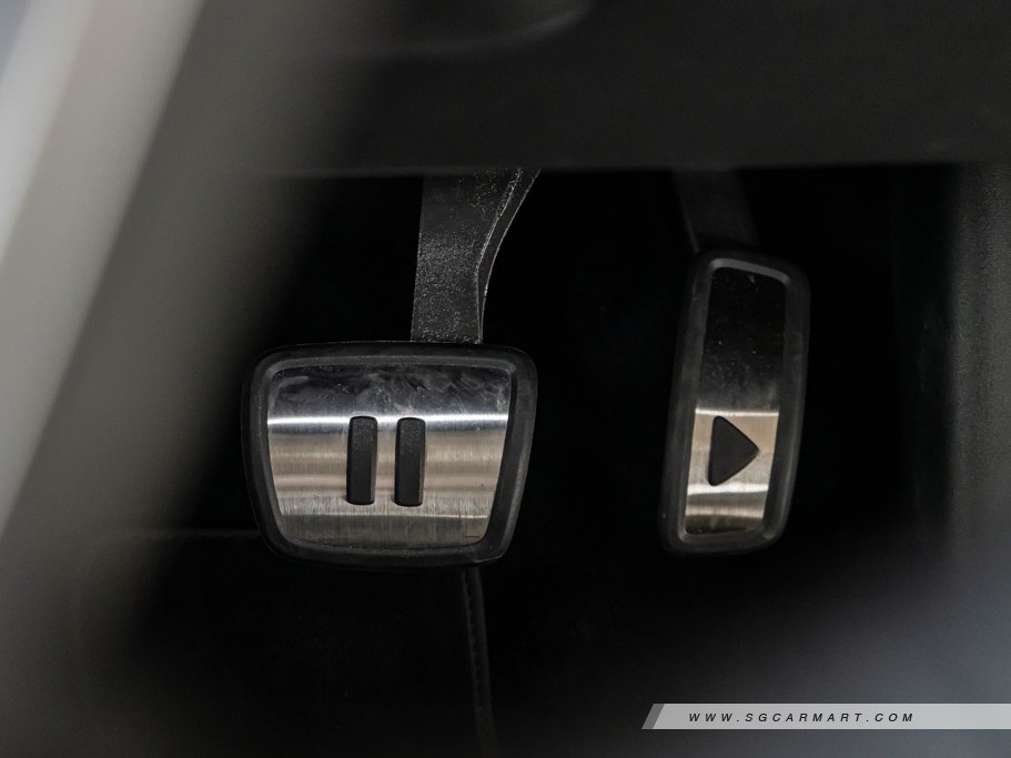 https://i.i-sgcm.com/new_cars/cars/21841/21841_g39