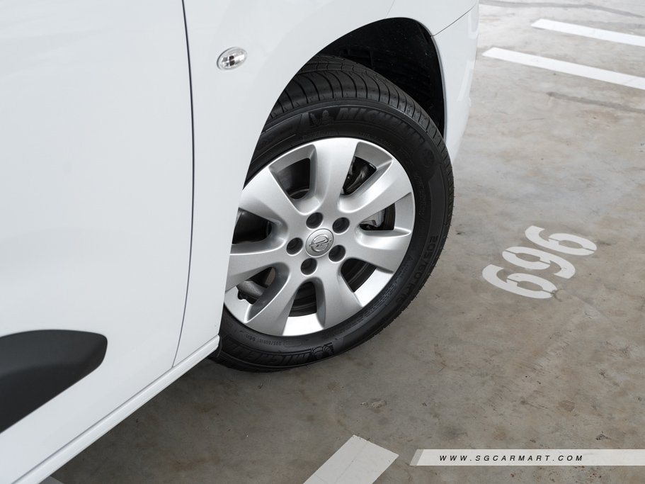 https://i.i-sgcm.com/new_cars/cars/21843/21843_g13