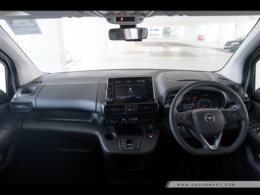 https://i.i-sgcm.com/new_cars/cars/21843/21843_g14