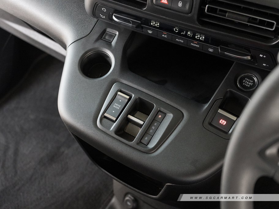 https://i.i-sgcm.com/new_cars/cars/21843/21843_g20