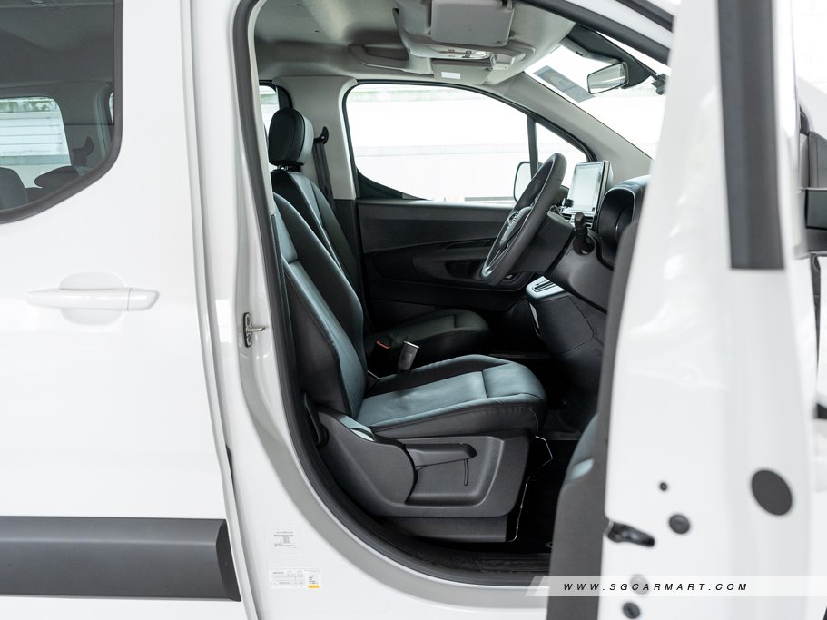 https://i.i-sgcm.com/new_cars/cars/21843/21843_g29