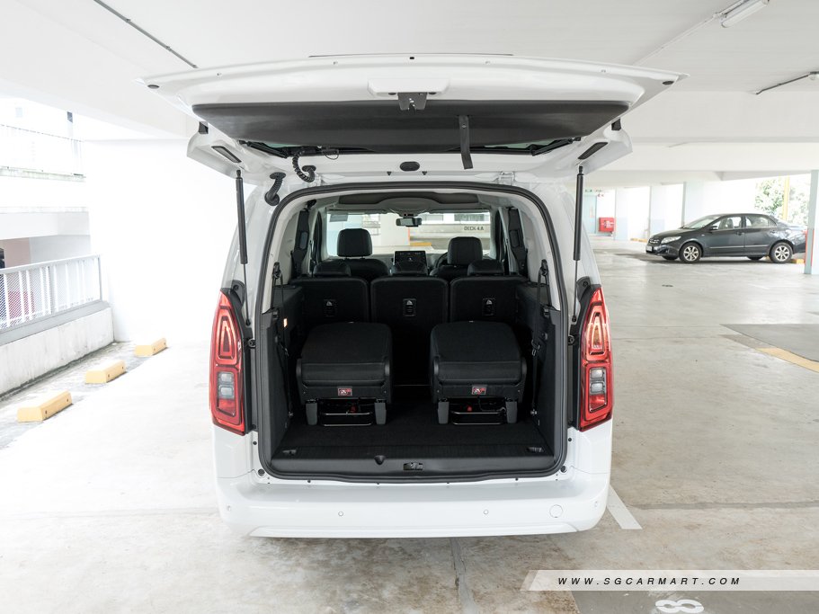 https://i.i-sgcm.com/new_cars/cars/21843/21843_g33