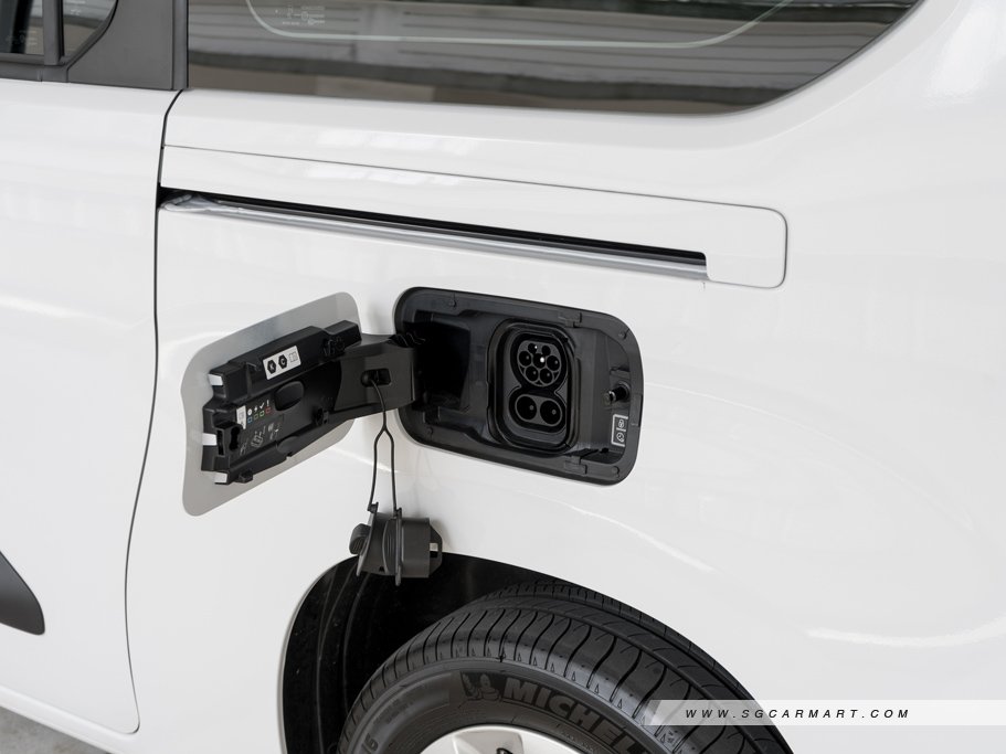 https://i.i-sgcm.com/new_cars/cars/21843/21843_g36