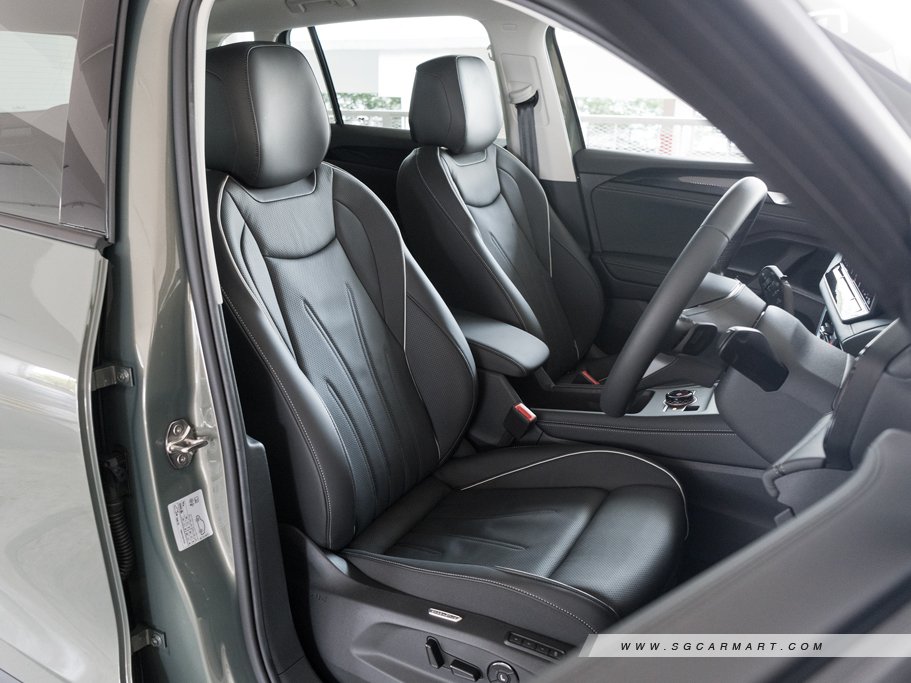 https://i.i-sgcm.com/new_cars/cars/21852/21852_g37