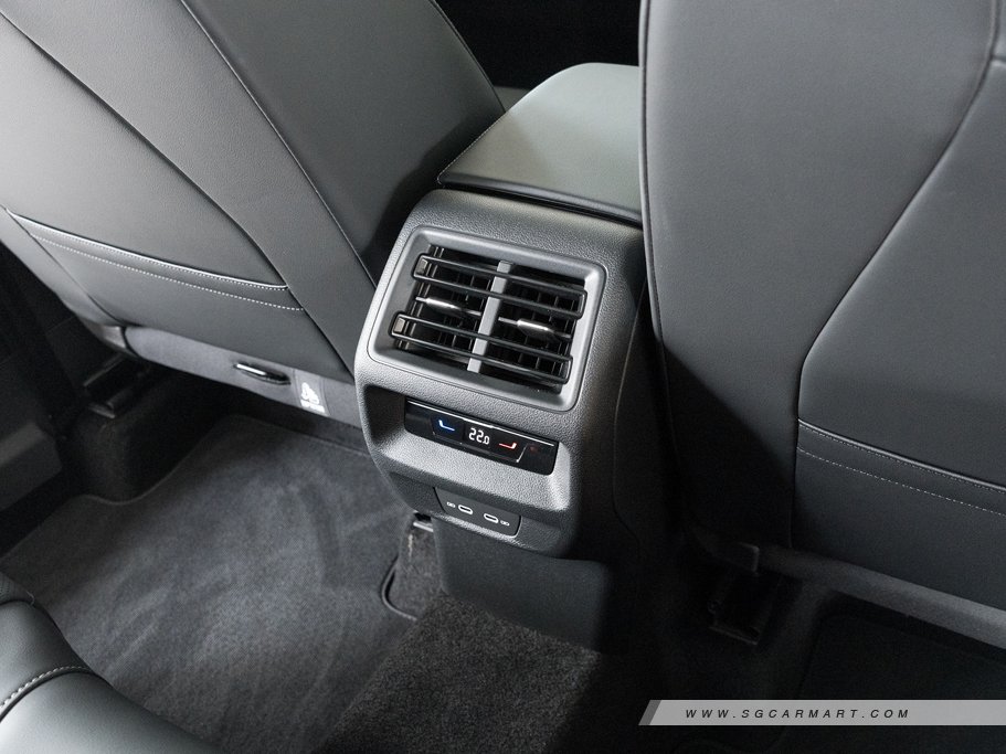 https://i.i-sgcm.com/new_cars/cars/21852/21852_g39