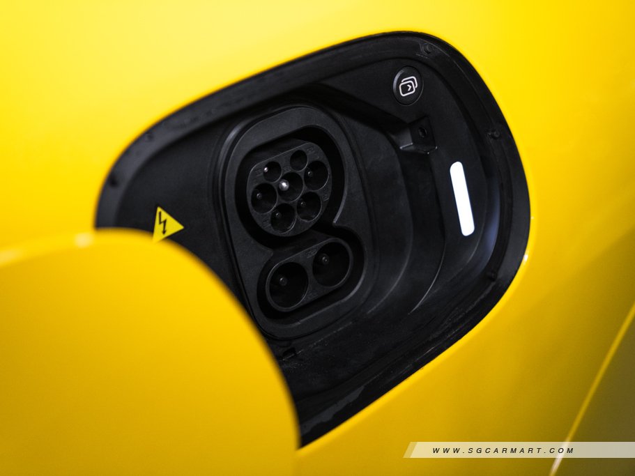 https://i.i-sgcm.com/new_cars/cars/21855/21855_g17