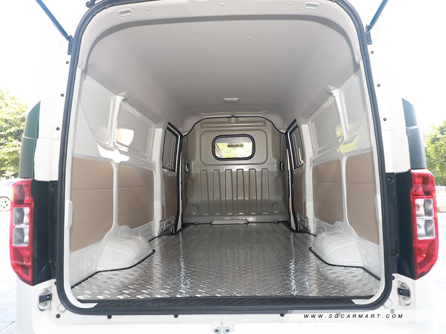 https://i.i-sgcm.com/new_cars/cars/21860/21860_g11