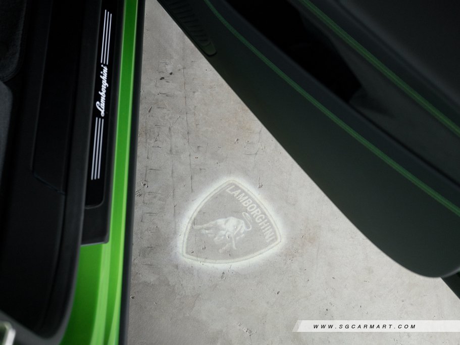 https://i.i-sgcm.com/new_cars/cars/21862/21862_g29