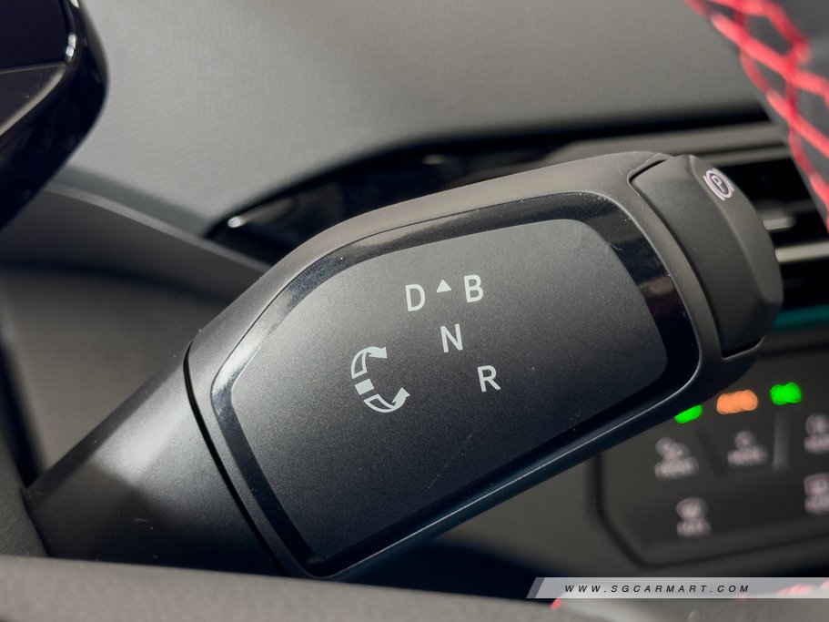 https://i.i-sgcm.com/new_cars/cars/21865/21865_g26
