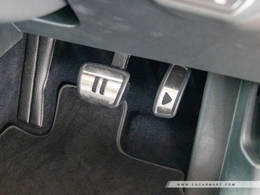 https://i.i-sgcm.com/new_cars/cars/21865/21865_g29
