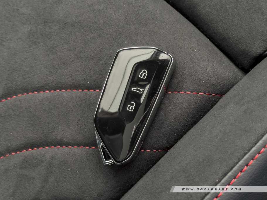 https://i.i-sgcm.com/new_cars/cars/21865/21865_g36
