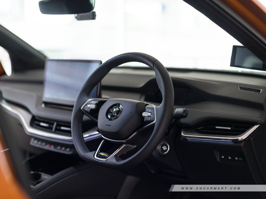 https://i.i-sgcm.com/new_cars/cars/21867/21867_g24