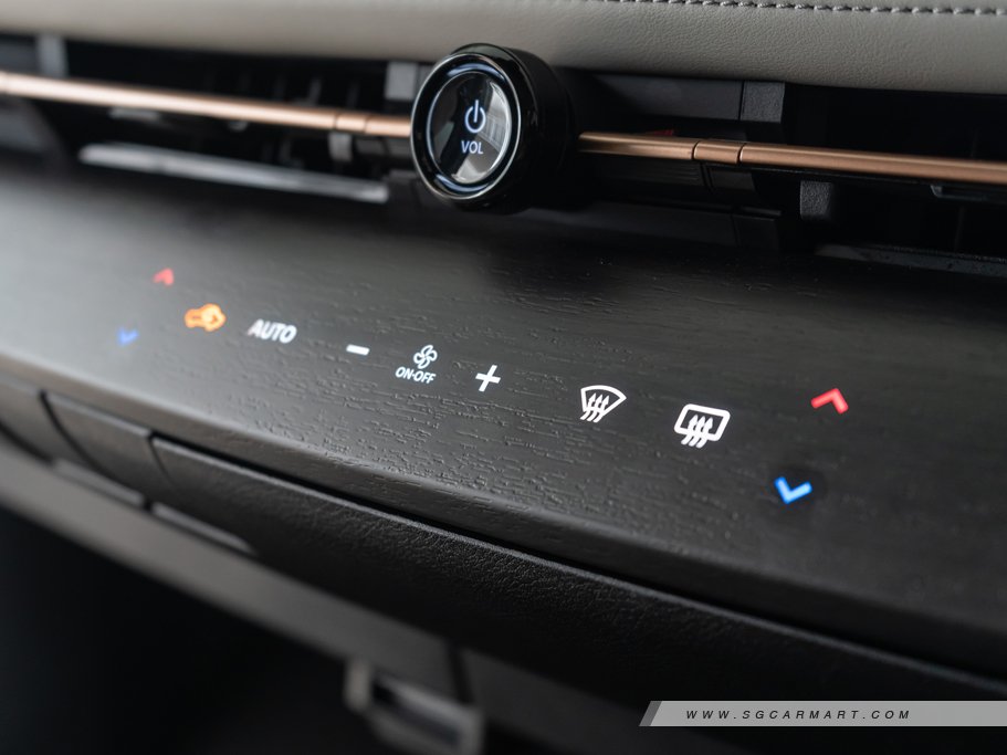 https://i.i-sgcm.com/new_cars/cars/21875/21875_g27