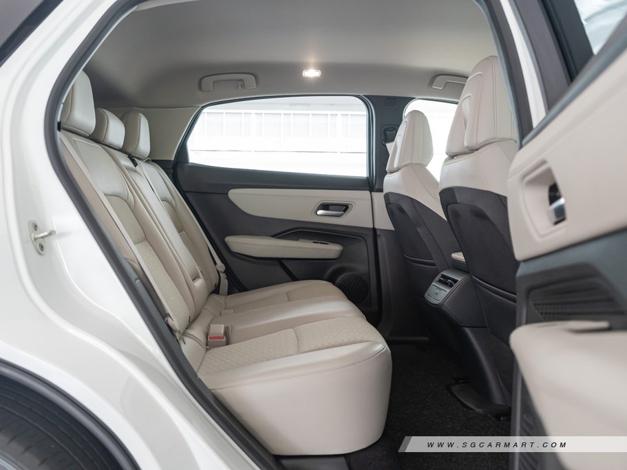 https://i.i-sgcm.com/new_cars/cars/21875/21875_g33
